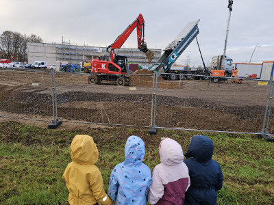 Das Highlight des Tages war die Baustelle mit dem Bagger.